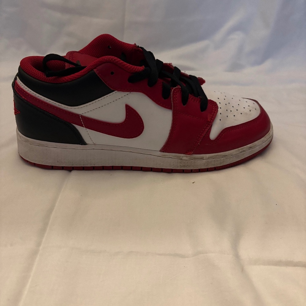 Youth Nike Air Jordan1 Low 'Reverse Black Toe'